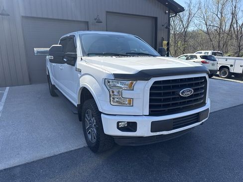 Used 2015 Ford F150 XLT w/ Equipment Group 302A Luxury AWD/4WD image 12