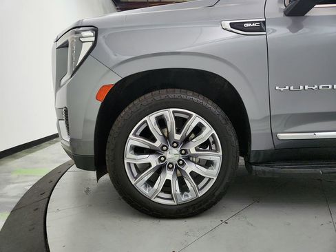 Used 2021 GMC Yukon XL SLT w/ SLT Premium Package image 32