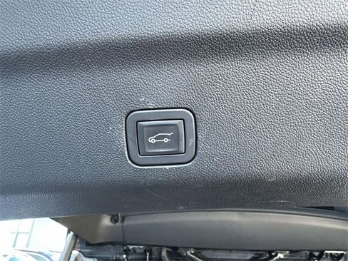 Certified 2025 Cadillac Escalade ESV Premium Luxury Platinum w/ LPO, Floor Liner Package image 27