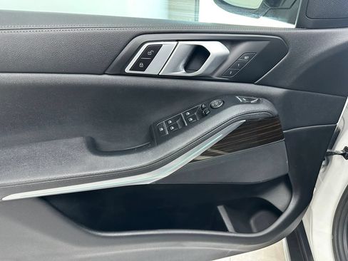 Used 2019 BMW X5 xDrive40i w/ Convenience Package AWD/4WD image 16