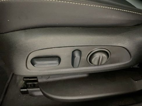 Used 2023 GMC Acadia SLT w/ Preferred Package image 25