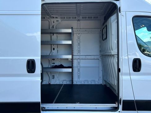 Used 2024 RAM ProMaster 2500 FWD image 11