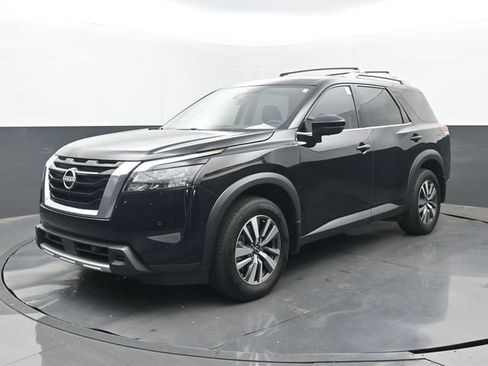 Used 2025 Nissan Pathfinder SL AWD/4WD image 25