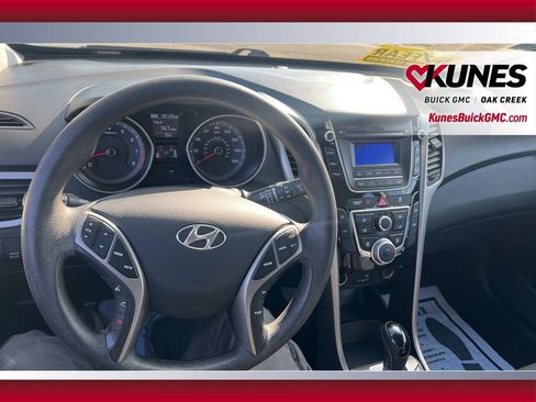 Used 2017 Hyundai Elantra GT image 20