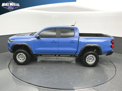 Used 2025 Chevrolet Colorado ZR2 w/ Technology Package AWD/4WD image 12