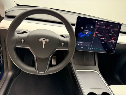 Used 2021 Tesla Model Y Performance image 32