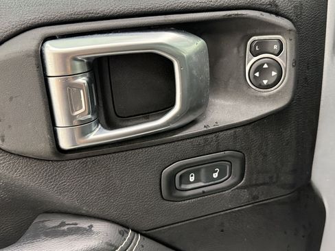 Used 2023 Jeep Wrangler Unlimited Sahara w/ Cold Weather Group AWD/4WD image 11