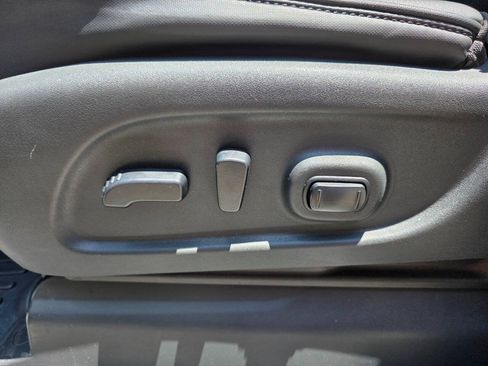 Used 2017 Nissan Titan PRO-4X AWD/4WD image 16
