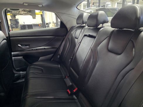 Certified 2025 Hyundai Elantra Limited image 14