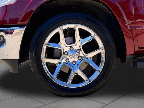 Used 2019 RAM 1500 Laramie AWD/4WD image 11