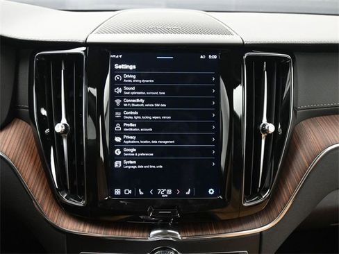 Used 2023 Volvo XC60 B5 Ultimate w/ Protection Package Premier image 16