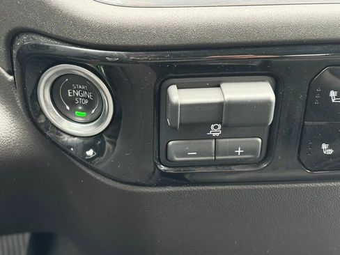 Used 2025 GMC Sierra 1500 SLT image 22