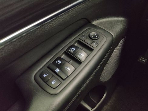 Used 2019 Jeep Grand Cherokee Limited RWD image 27