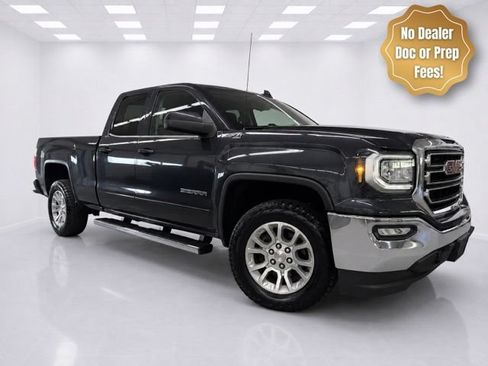 Used 2017 GMC Sierra 1500 SLE w/ SLE Value Package AWD/4WD image 2