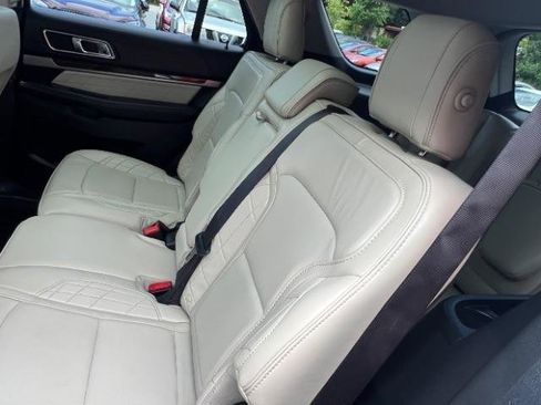 Used 2018 Ford Explorer Platinum AWD/4WD image 47