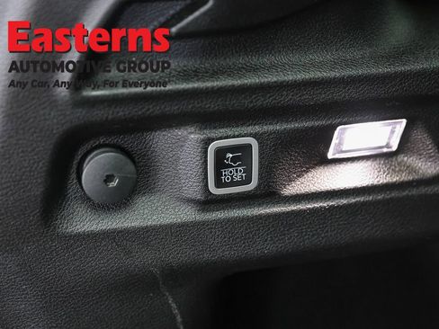Used 2023 Jeep Grand Cherokee L Laredo AWD/4WD image 23