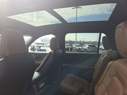 Used 2023 Lincoln Aviator Reserve w/ Elements Package Plus image 6