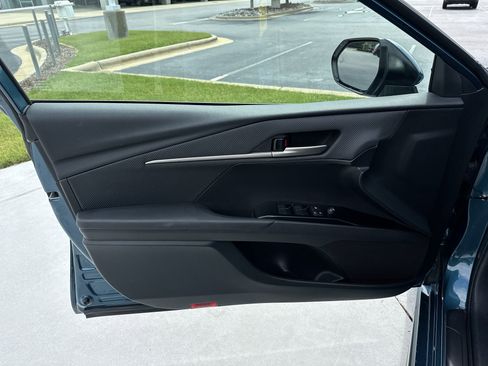 Certified 2025 Toyota Camry SE FWD image 14