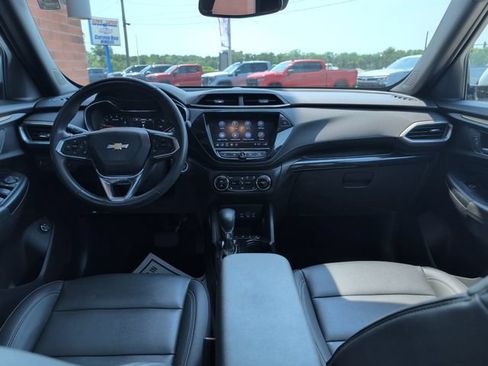 Used 2023 Chevrolet TrailBlazer ACTIV w/ Sun and Liftgate Package FWD image 15