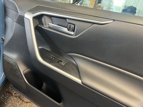 Used 2023 Toyota RAV4 SE image 35