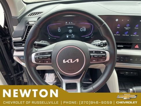Used 2025 Kia Sportage EX FWD image 13