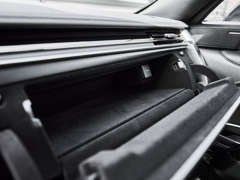 Used 2025 Land Rover Range Rover Long Wheelbase SE image 75