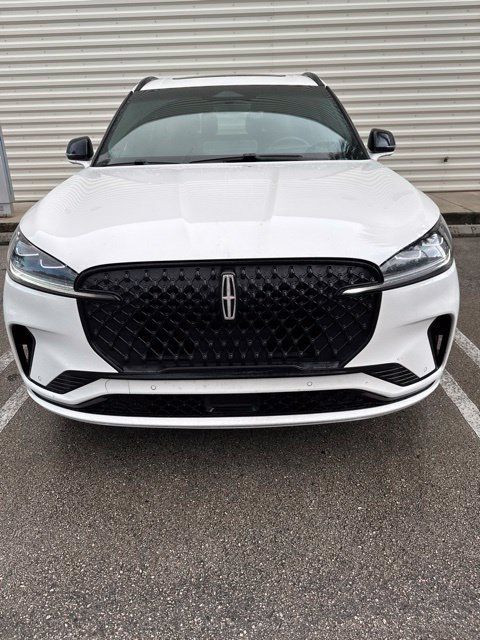 Used 2025 Lincoln Aviator Reserve w/ Luxury Package RWD image 9