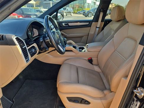 Used 2023 Porsche Cayenne Platinum Edition AWD/4WD image 47