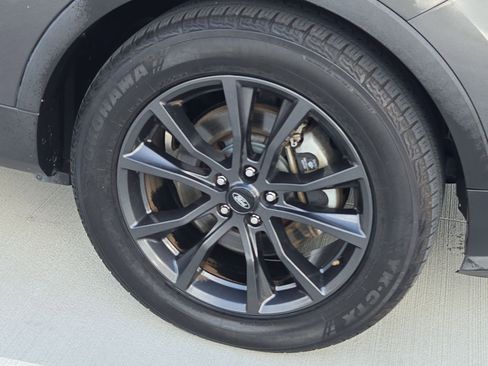 Used 2018 Ford Explorer XLT w/ Equipment Group 202A image 11