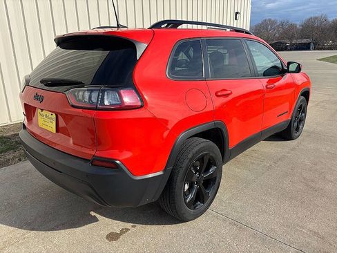 Used 2021 Jeep Cherokee Latitude Plus AWD/4WD image 15