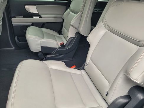 Certified 2025 Ford Expedition Active image 13