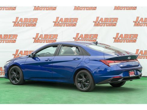 Used 2023 Hyundai Elantra SEL FWD image 3