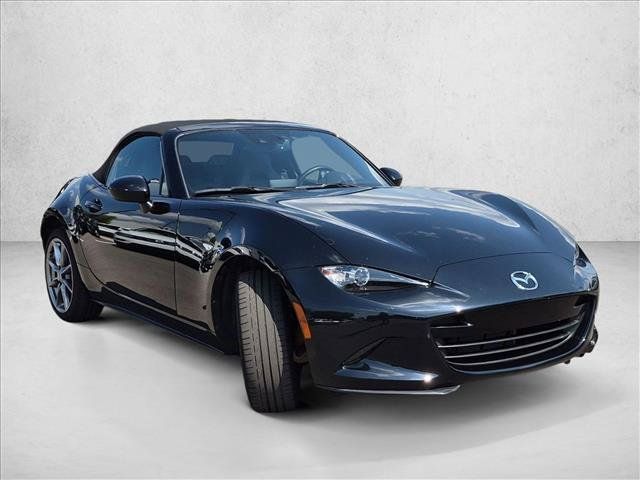 Used 2023 MAZDA MX-5 Miata Grand Touring w/ Weather Package RWD image 3