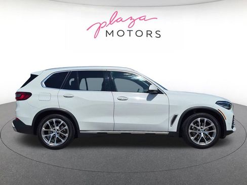 Used 2021 BMW X5 xDrive40i w/ Premium Package 3 AWD/4WD image 4