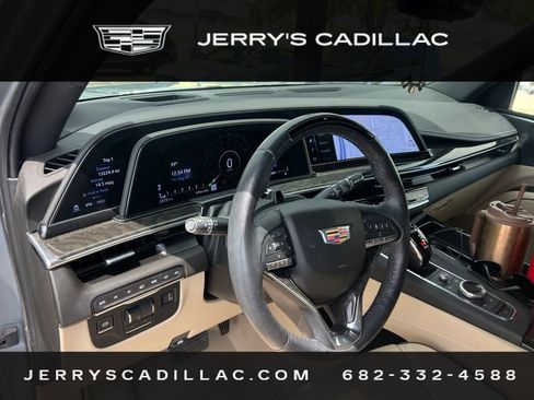Used 2024 Cadillac Escalade Premium Luxury w/ Performance Package AWD/4WD image 8