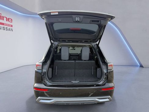 Used 2025 Mitsubishi Outlander SE image 19