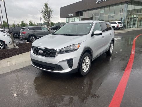 Used 2019 Kia Sorento L FWD image 2