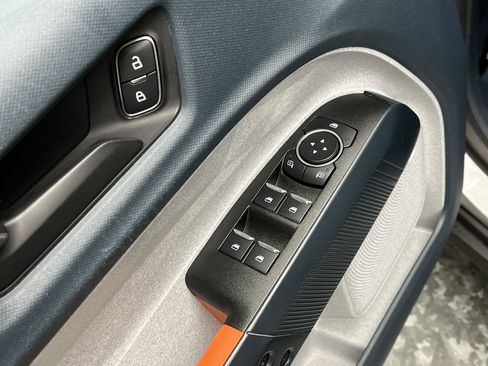 Certified 2023 Ford Maverick XLT image 9