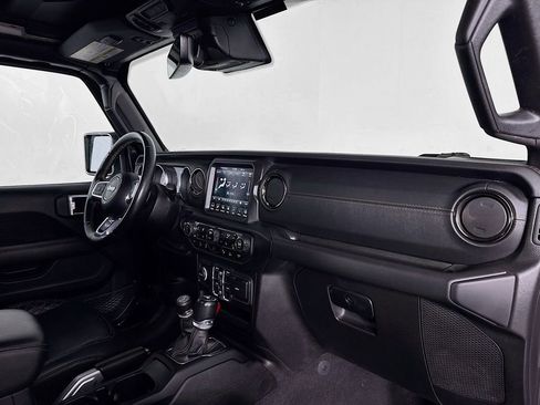 Used 2021 Jeep Wrangler Unlimited Sahara image 32