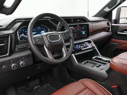 Used 2025 GMC Sierra 2500 Denali Ultimate AWD/4WD image 18
