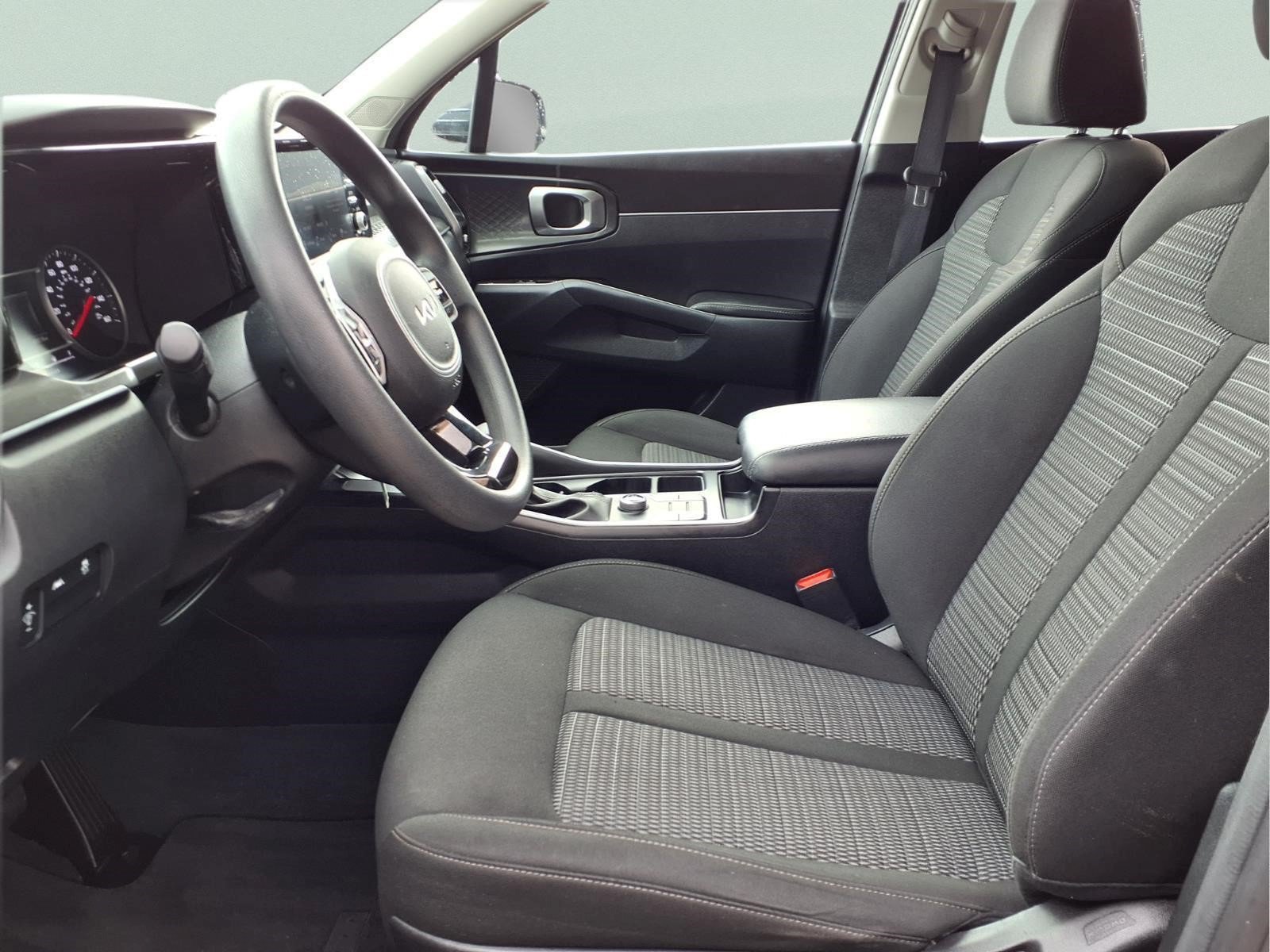 Used 2022 Kia Sorento LX FWD image 10