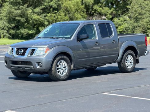 Used 2016 Nissan Frontier SV w/ Moonroof Package AWD/4WD image 1