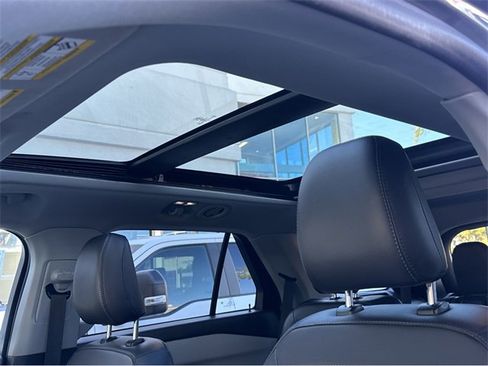 Certified 2022 Ford Explorer XLT w/ Equipment Group 202A image 15