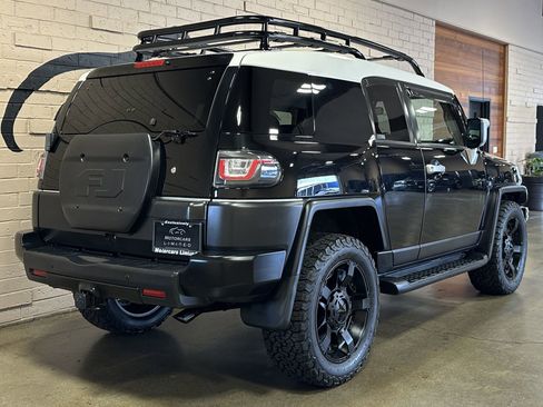 Used 2007 Toyota FJ Cruiser 4WD image 3