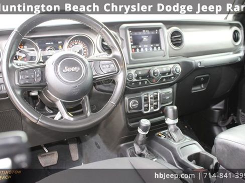 Used 2022 Jeep Gladiator Willys image 20