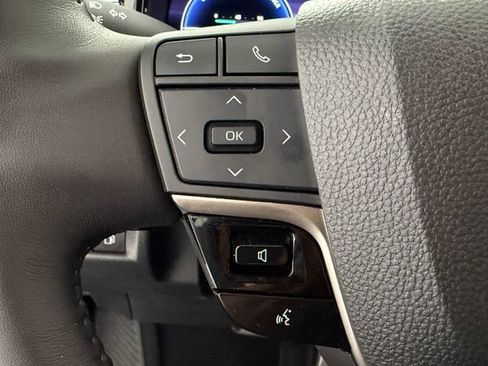 Used 2025 Toyota Camry XSE FWD image 10