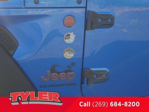 Used 2022 Jeep Gladiator Mojave AWD/4WD image 16