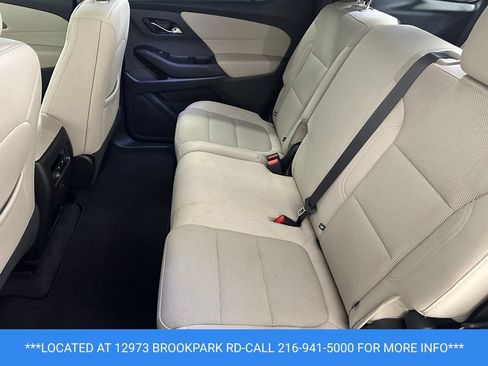 Used 2023 Chevrolet Traverse LS FWD image 19