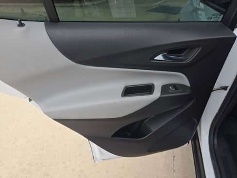 Used 2024 Chevrolet Equinox LS FWD image 14