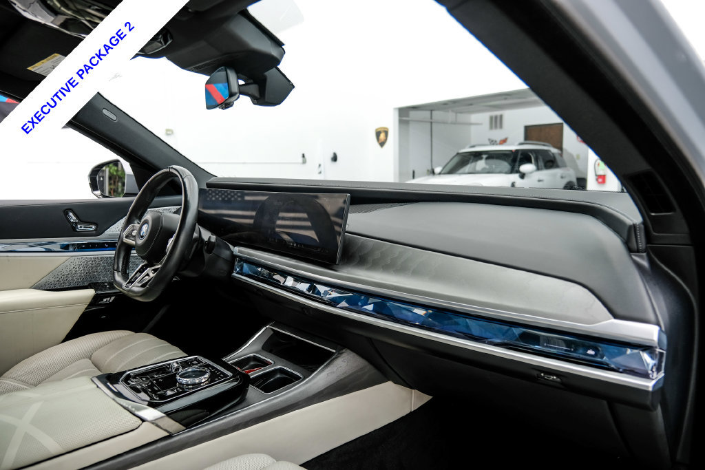 Used 2023 BMW i7 xDrive60 AWD/4WD image 15